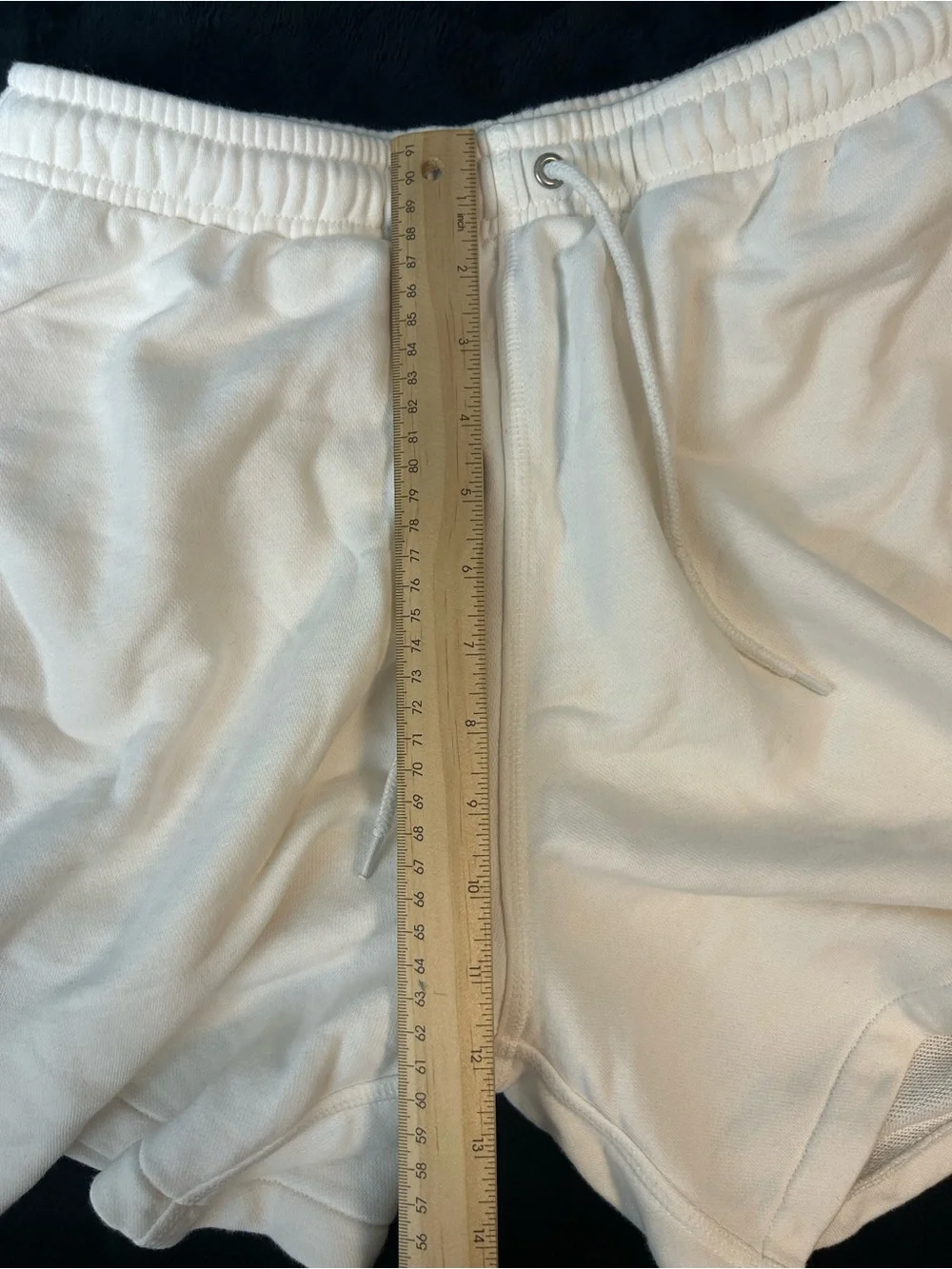 Nike Club Flow Black Logo Fleece Off White Shorts 5 In Men Size Small FN3520-133